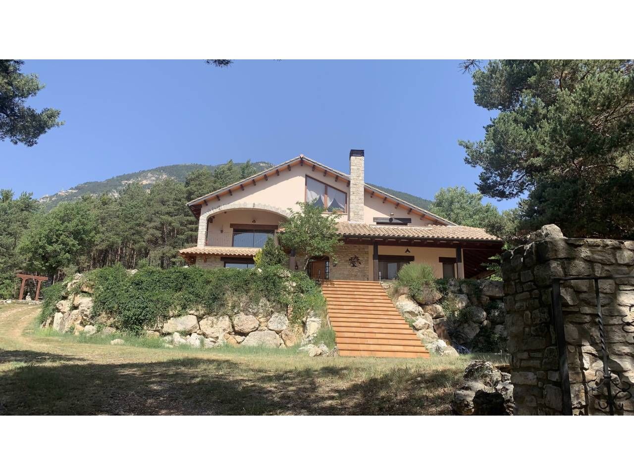 Vista exterior de Casa o xalet en venda en Guixers amb Calefacció, Jardí privat i Parquet