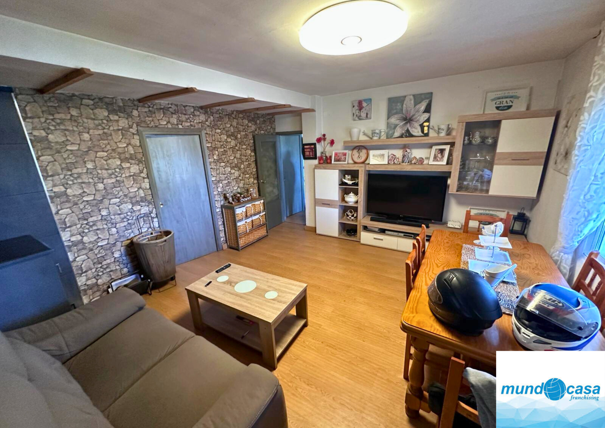 Sala d'estar de Casa o xalet en venda en  Zaragoza Capital amb Aire condicionat, Jardí privat i Traster