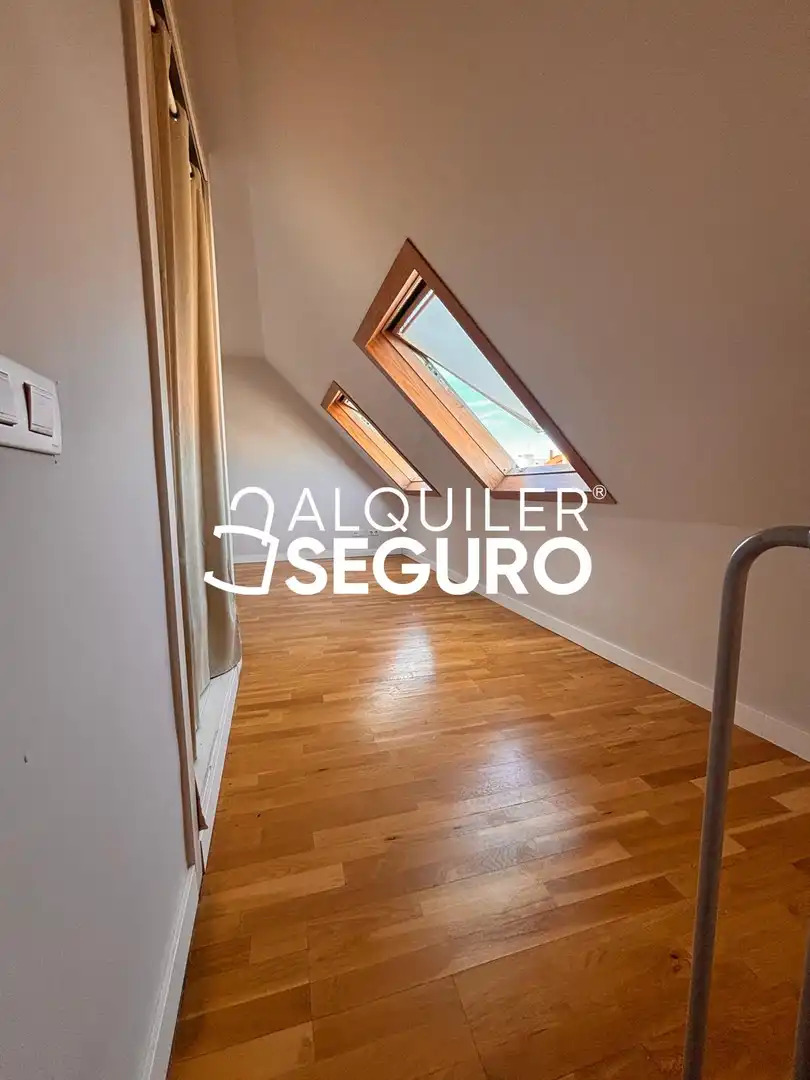 Bedroom of Attic for rent in Madrid  with Air Conditioner, Heating and Terrace