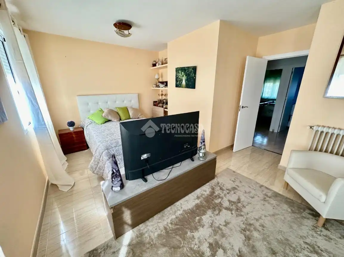 Dormitori de Casa o xalet en venda en Pioz amb Aire condicionat