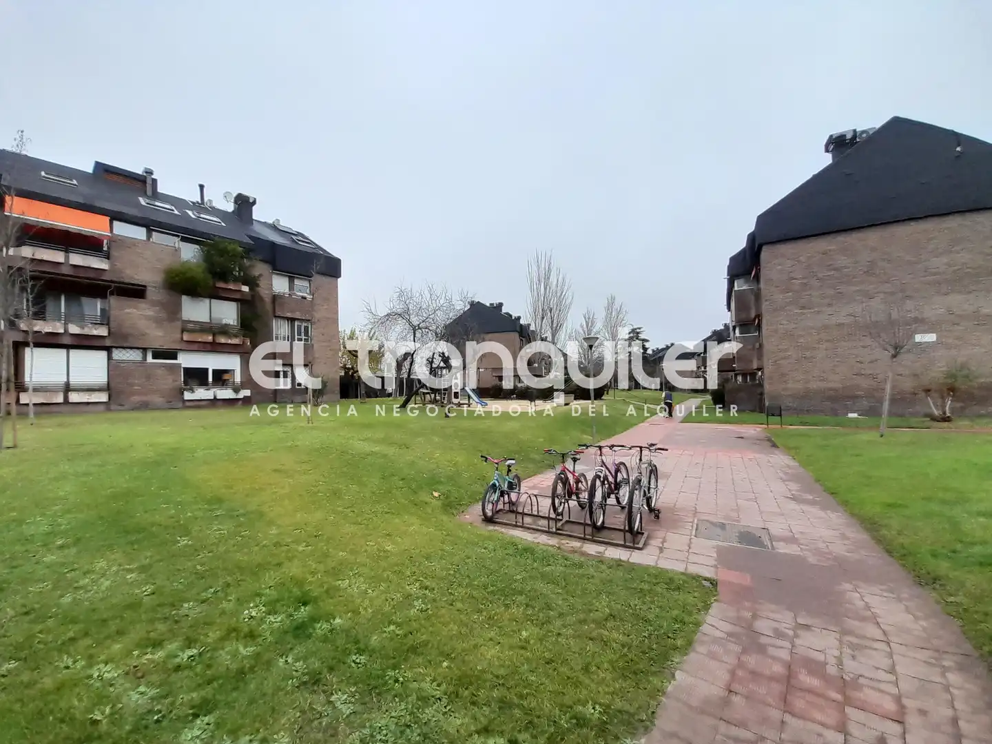 Exterior view of Flat for rent in Majadahonda  with Air Conditioner, Terrace and Washing machine