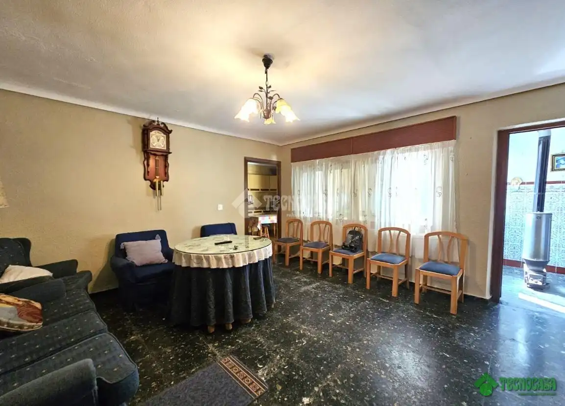 Sala d'estar de Casa adosada en venda en Balazote