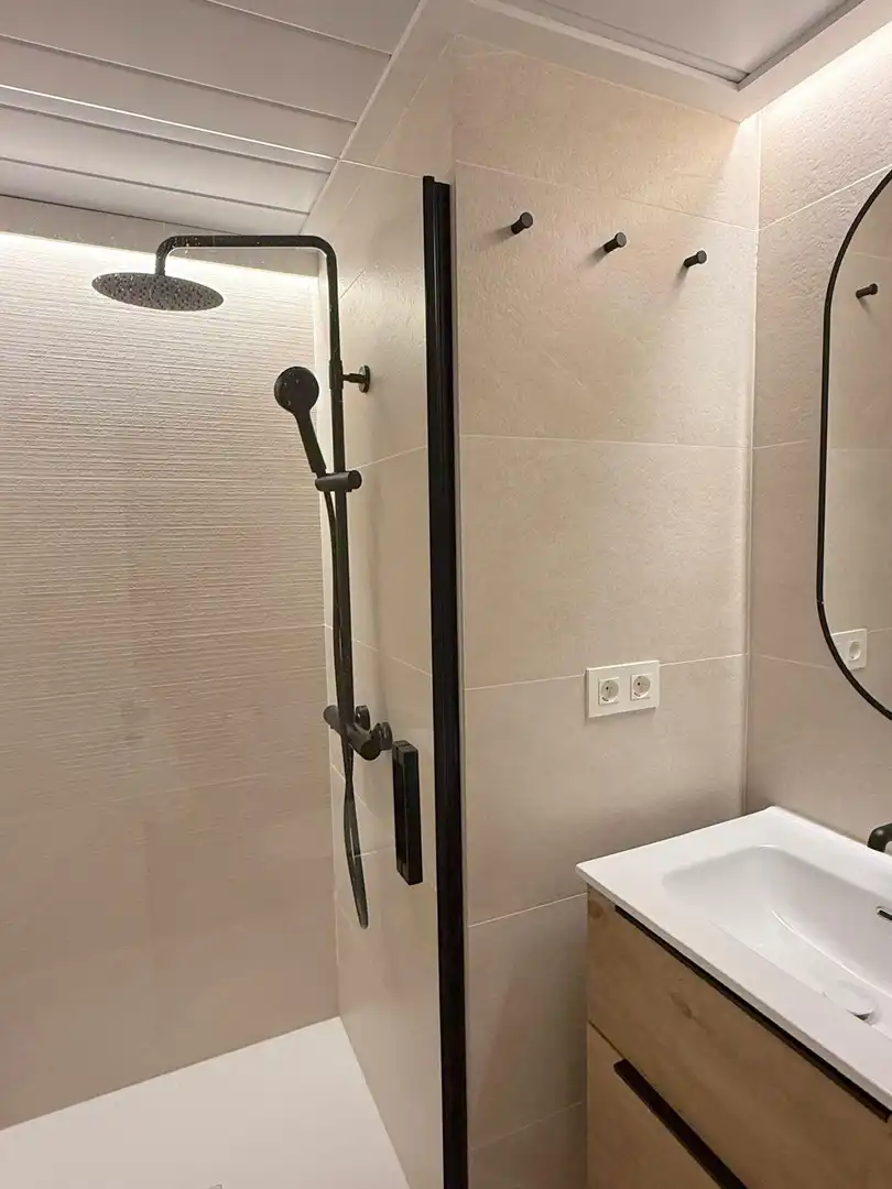 Bathroom of Flat for rent in Alicante / Alacant  with Terrace