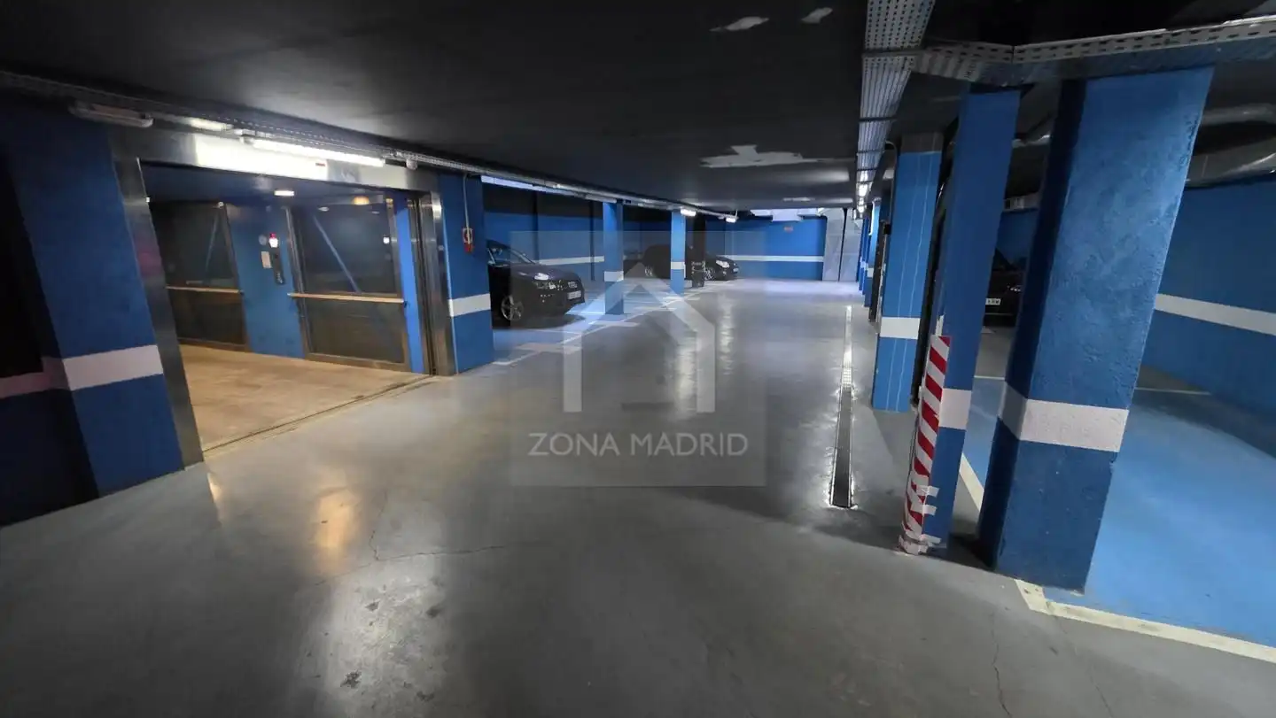 Parking for sale in Calle de Alonso Heredia, imagen 2