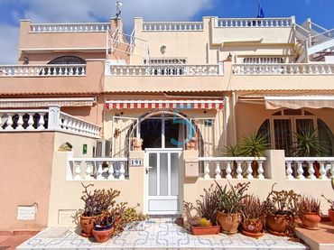 Maison mitoyenne à vendre à Zona Carrefour - Urbanizaciones