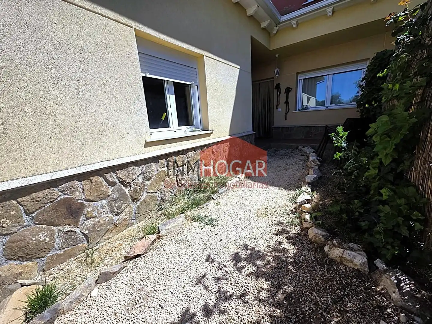 Jardí de Casa adosada en venda en Mediana de Voltoya amb Calefacció, Jardí privat i Piscina