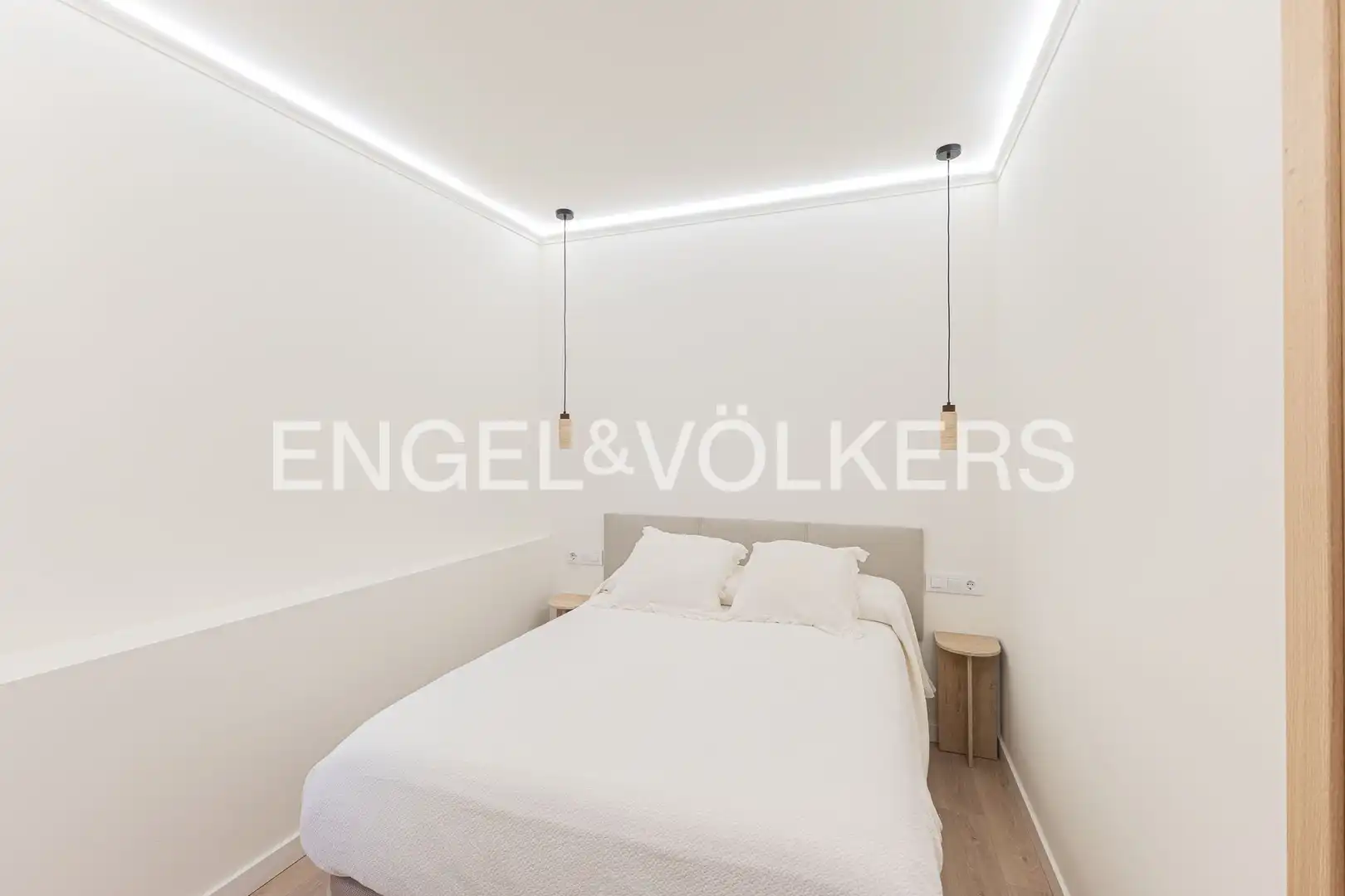 Bedroom of Flat for rent in Barcelona  with Air Conditioner, Heating and Parquet flooring