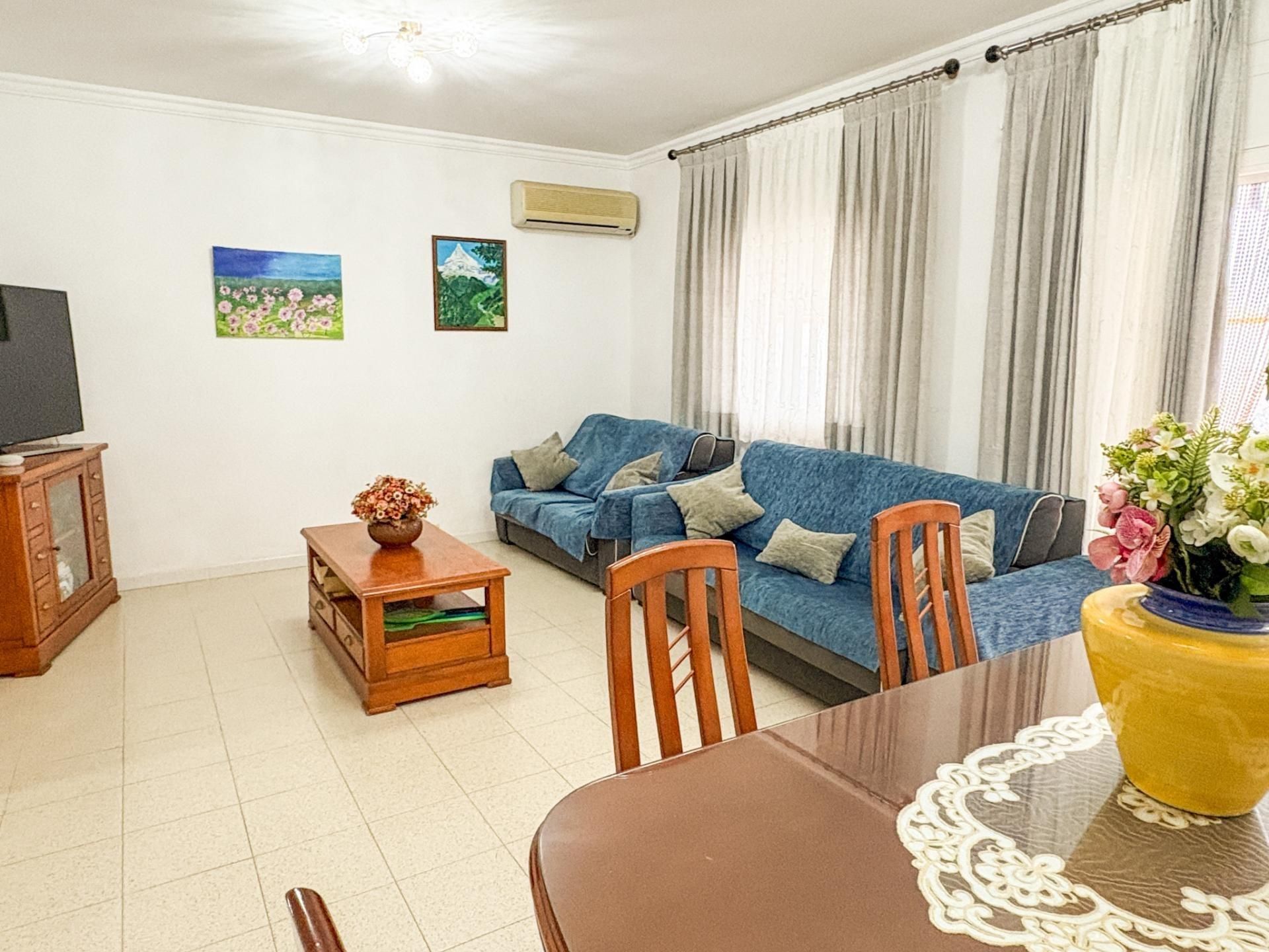 Living room of Single-family semi-detached for sale in Castellar del Vallès  with Air Conditioner, Heating and Terrace