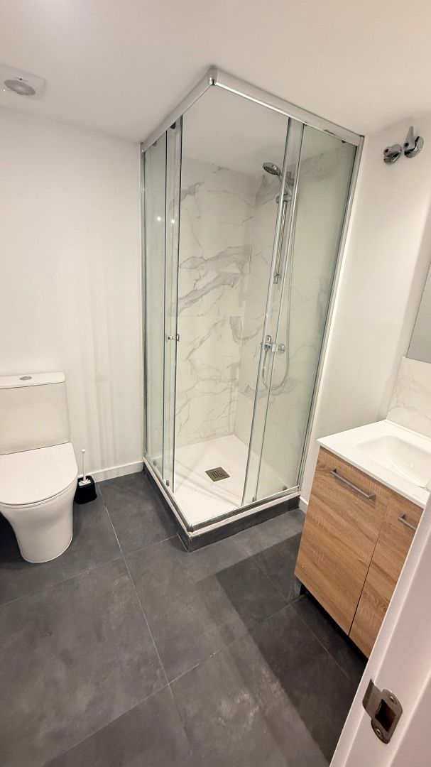 Bathroom of Office for sale in Sabadell  with Air Conditioner, Heating and Furnished