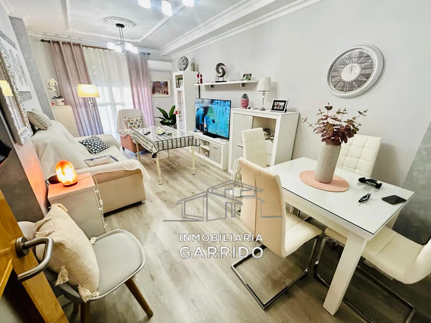 Living room of Flat for sale in Úbeda  with Air Conditioner, Storage room and Furnished