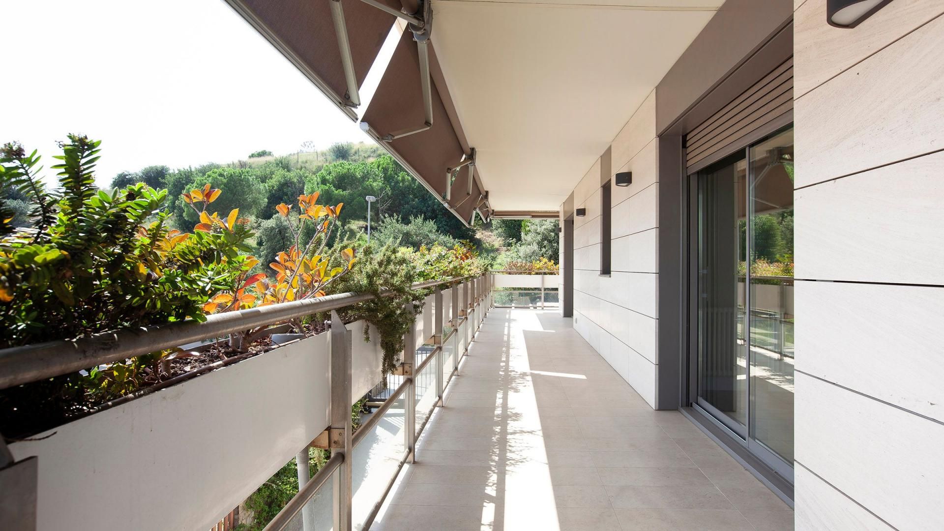 Terrassa de Pis de lloguer en  Barcelona Capital amb Aire condicionat, Calefacció i Jardí privat