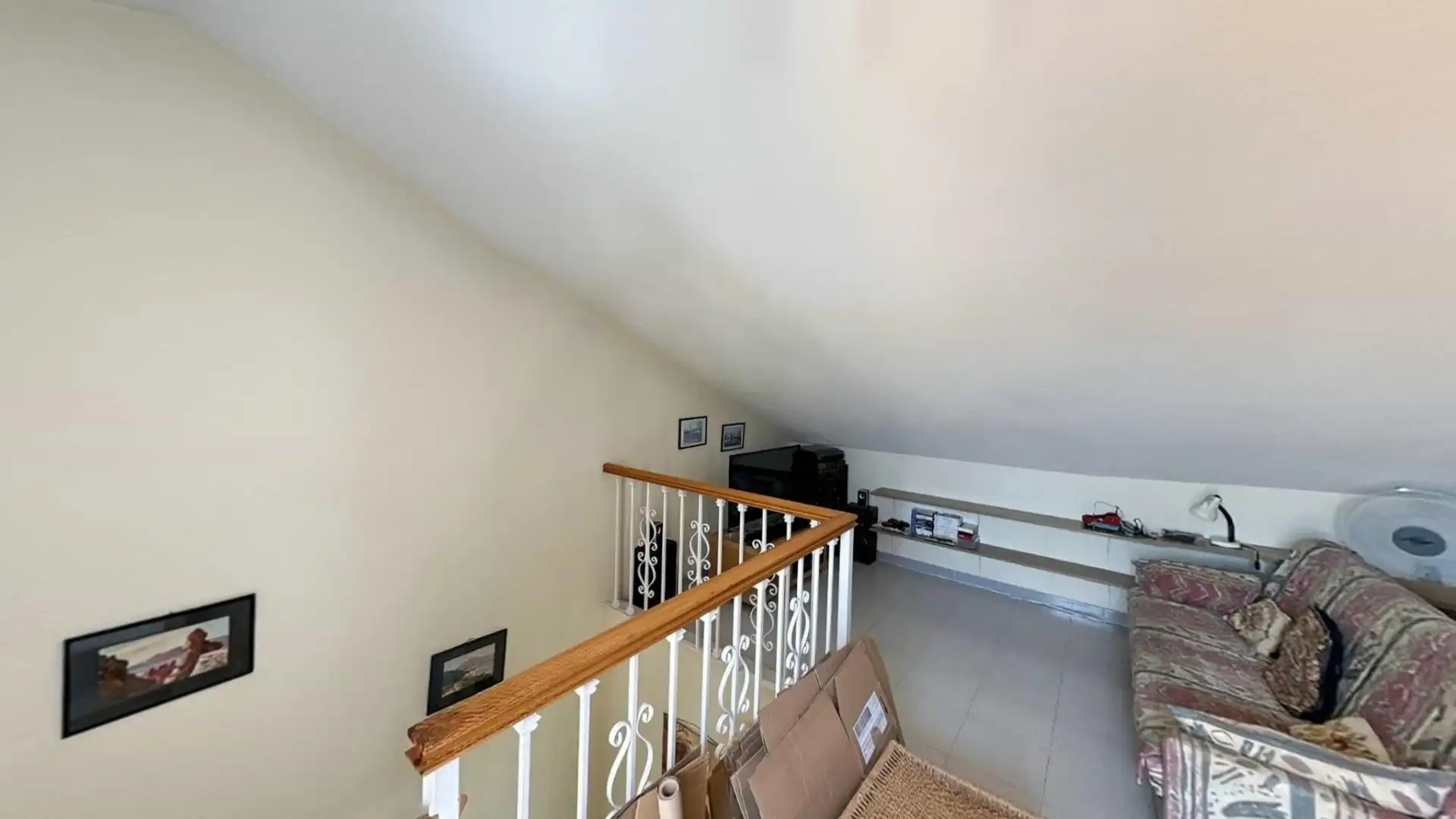 Einfamilien-Reihenhaus zum Verkauf in Estepona mit Heizung, Privatgarten und Terrasse