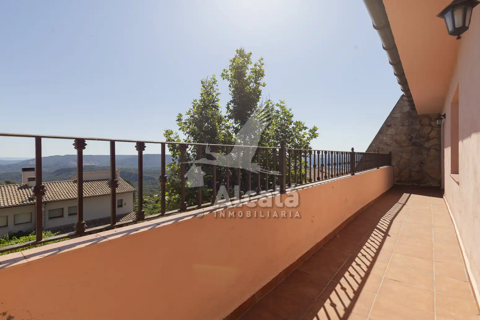Terrassa de Casa adosada en venda en Alocén amb Calefacció