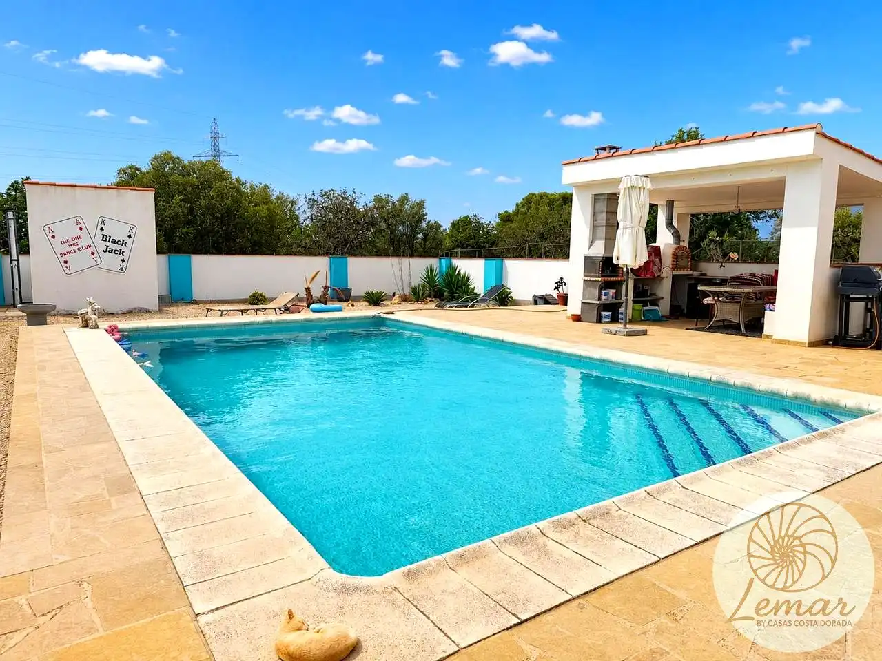 Schwimmbecken von Country house zum Verkauf in L'Ametlla de Mar  mit Klimaanlage, Heizung und Privatgarten