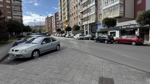 Foto 3 de Piso en venta en Plaza de la Hispanidad, Villalegre - La Luz, Avilés