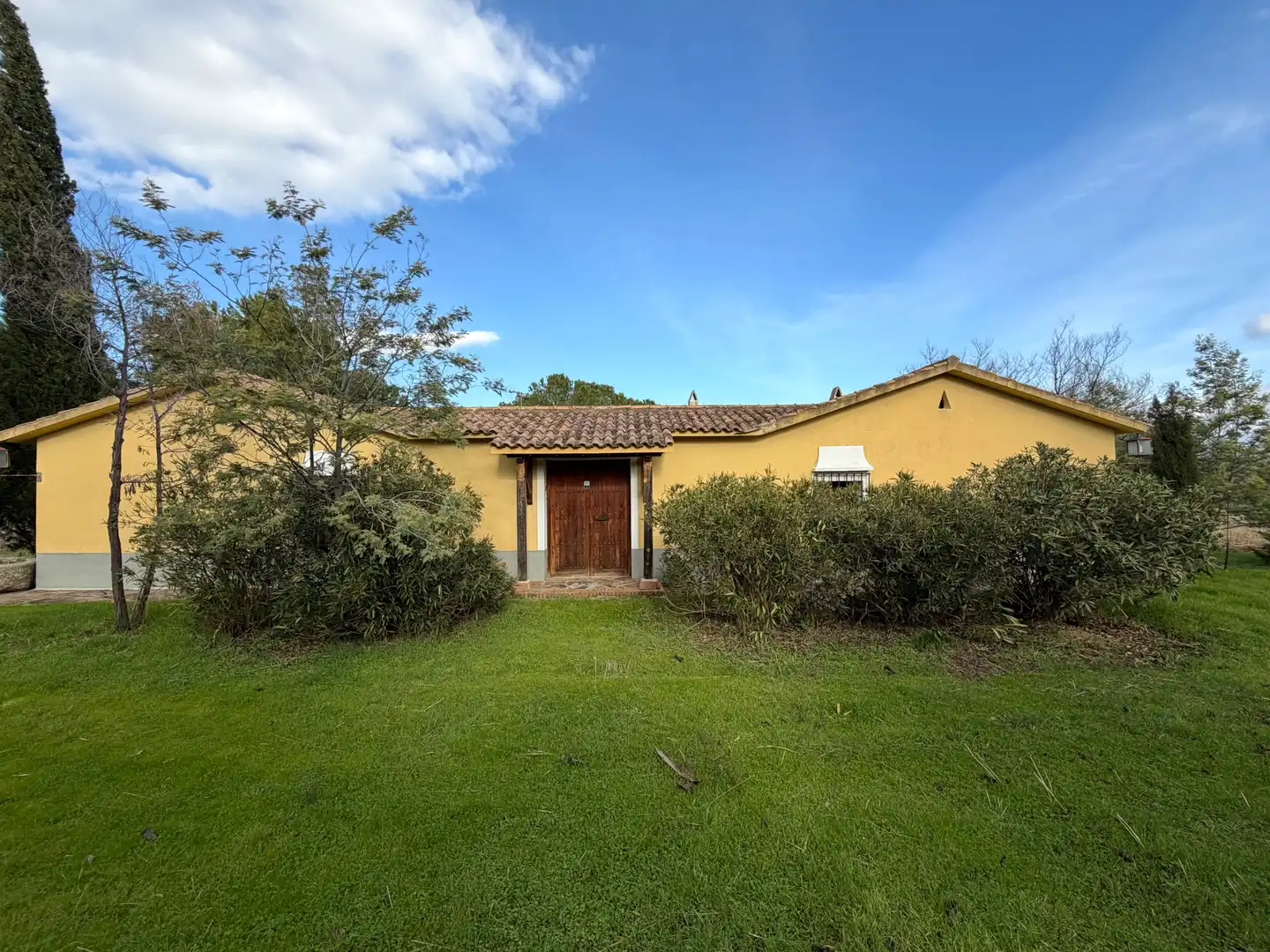 Vista exterior de Casa o xalet en venda en La Estrella amb Calefacció, Jardí privat i Traster