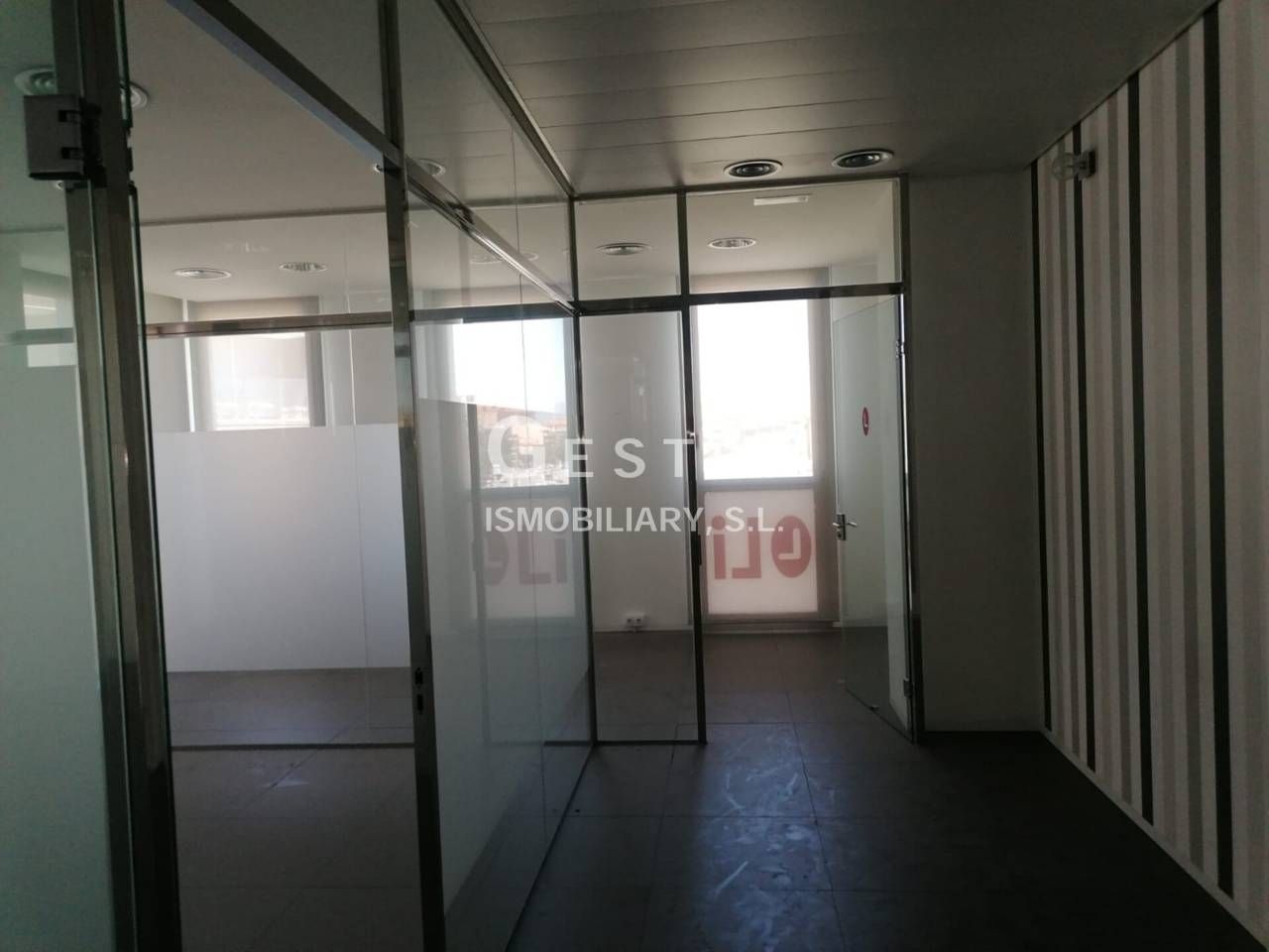 Oficina de alquiler en Vic con Aire acondicionado, Calefacción y Alarma