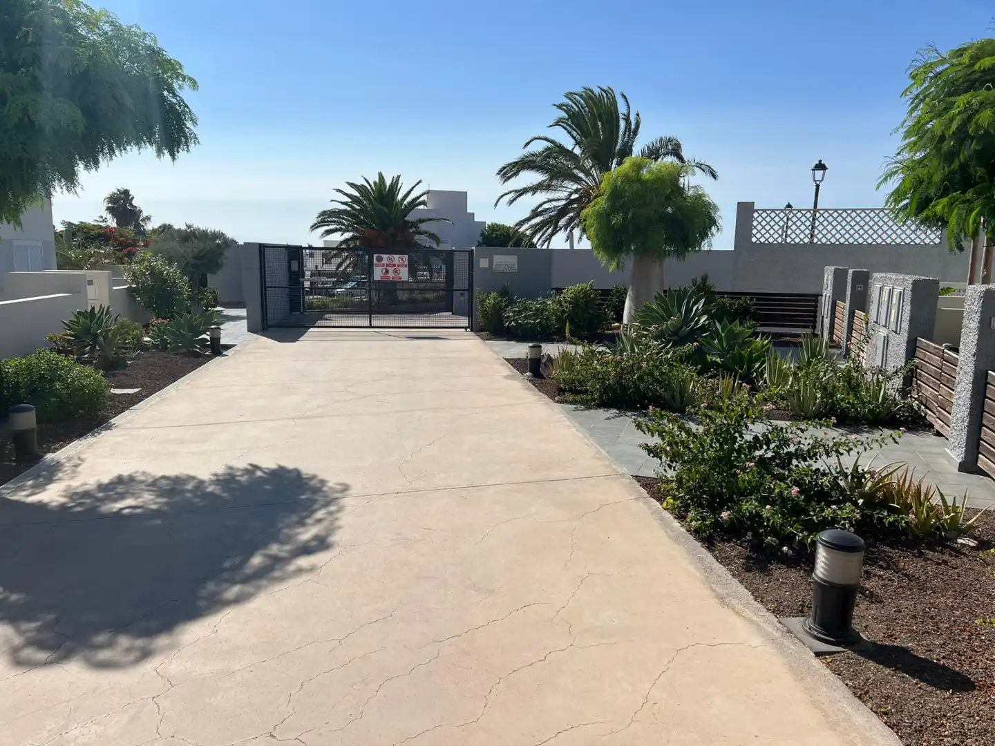 Vista exterior de Casa adosada en venta en Agaete con Jardín privado, Terraza y Amueblado
