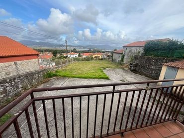 Casa con jardín en venta en Calle de la Cruz