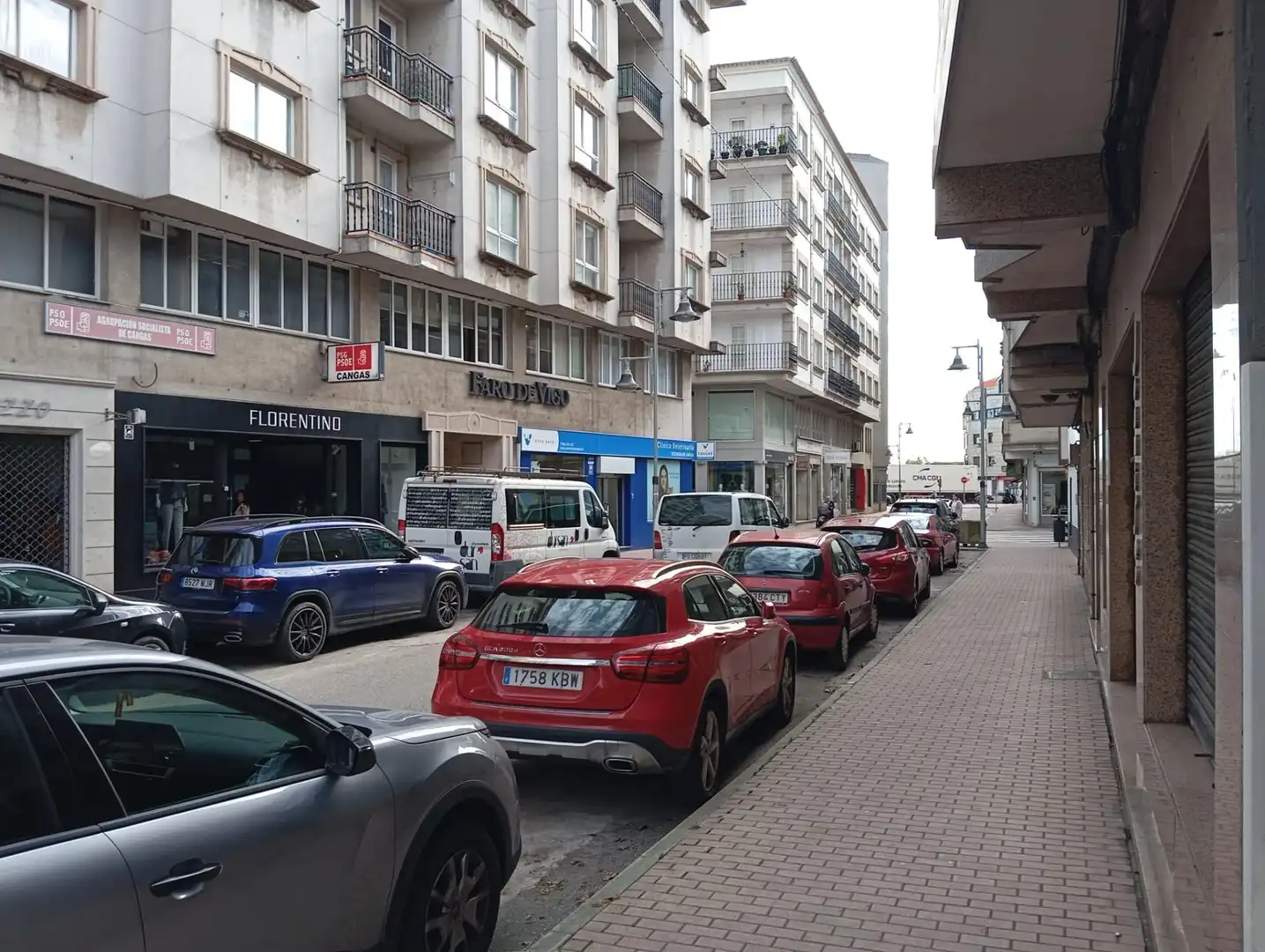 Aparcament de Pis en venda en Cangas  amb Parquet i Traster