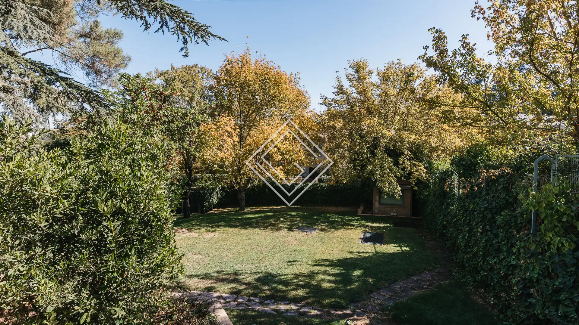 Jardín de Casa o chalet en venta en  Madrid Capital con Jardín privado y Piscina