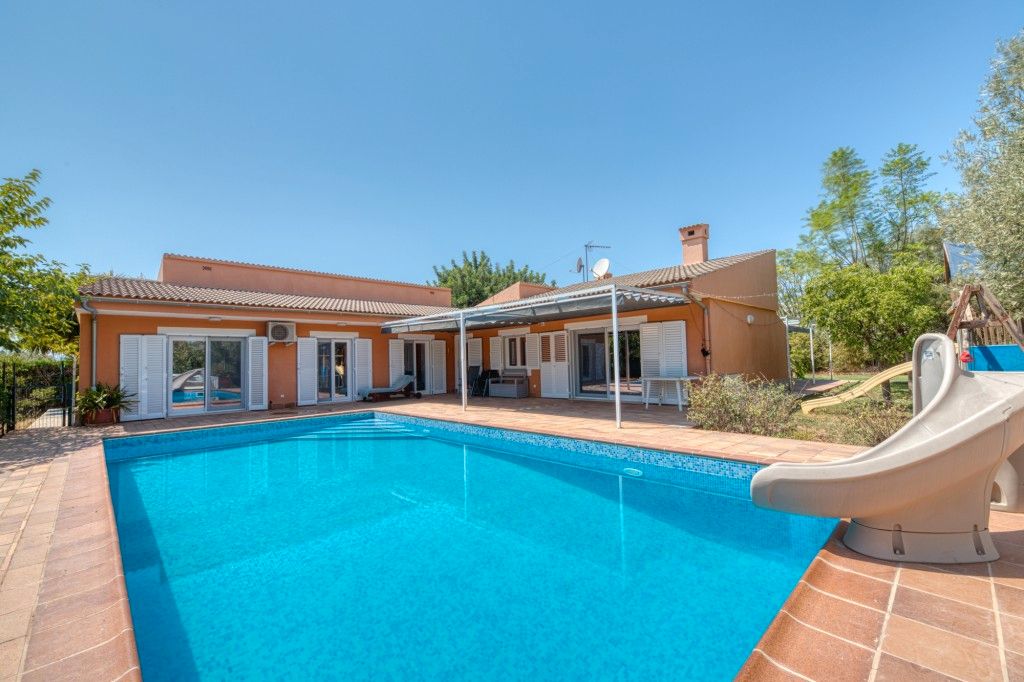 Swimming pool of House or chalet for sale in Marratxí  with Air Conditioner, Heating and Private garden