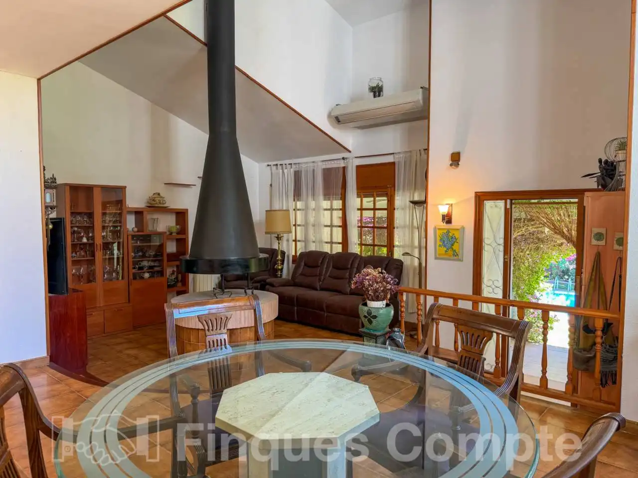 Sala d'estar de Casa o xalet en venda en Roda de Berà amb Aire condicionat, Calefacció i Jardí privat