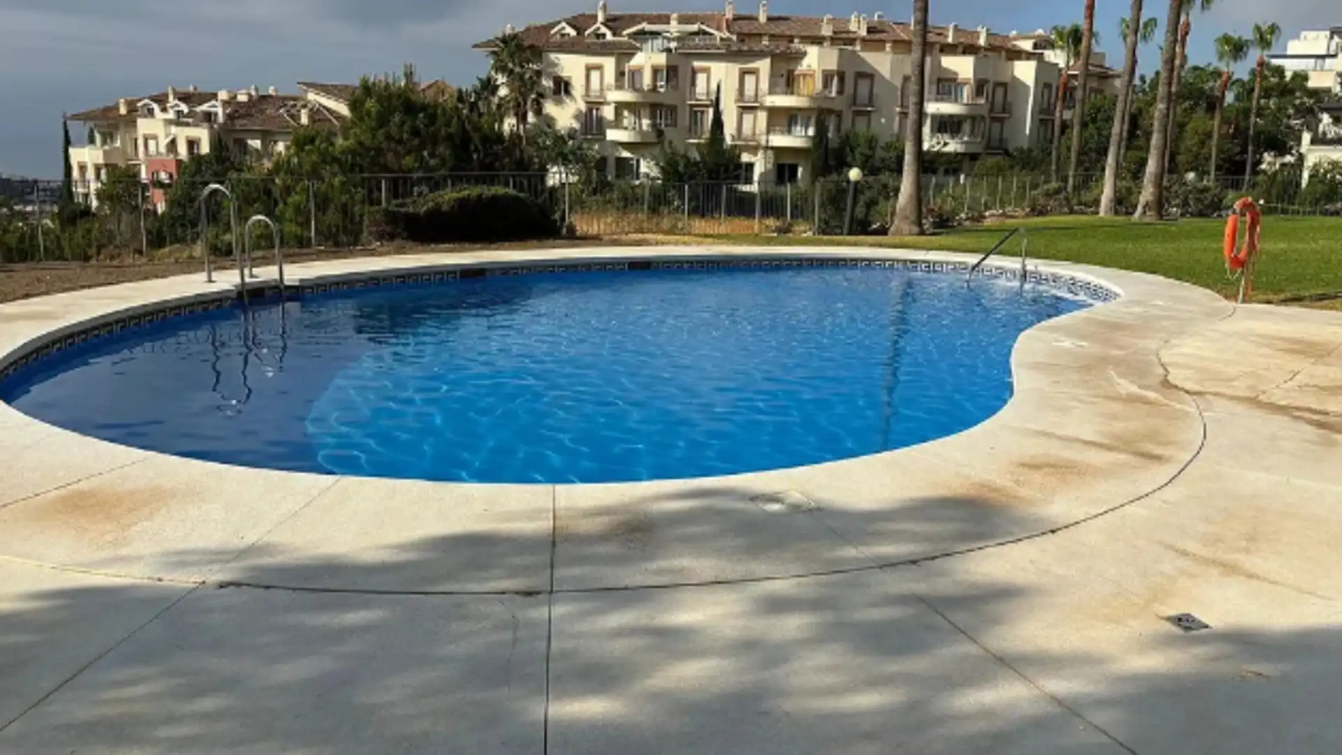 Swimming pool of Attic for sale in Benalmádena  with Air Conditioner, Heating and Terrace