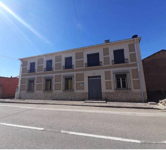 Casa-chalet en Venta en Calle Santa María Magdalena en Quintana del Castillo