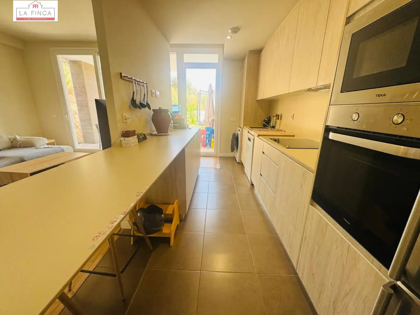 Cuina de Planta baixa en venda en Málaga amb Aire condicionat, Jardí privat i Terrassa