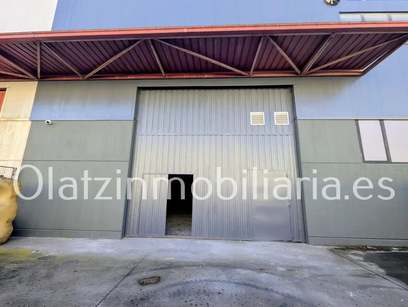 Vista exterior de Nave industrial de alquiler en Laudio / Llodio