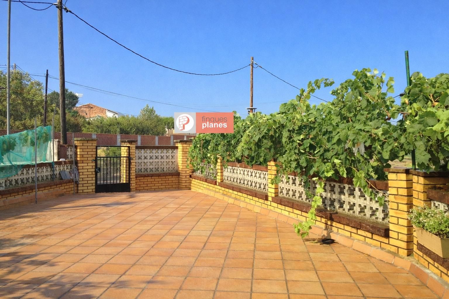Vista exterior de Finca rústica en venta en  Lleida Capital con Jardín privado, Terraza y Amueblado