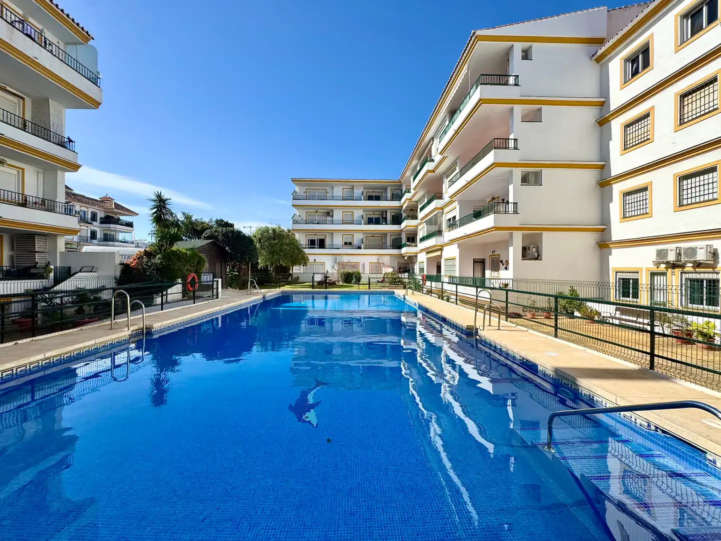 Piscina de Apartament en venda en Mijas amb Aire condicionat, Calefacció i Terrassa