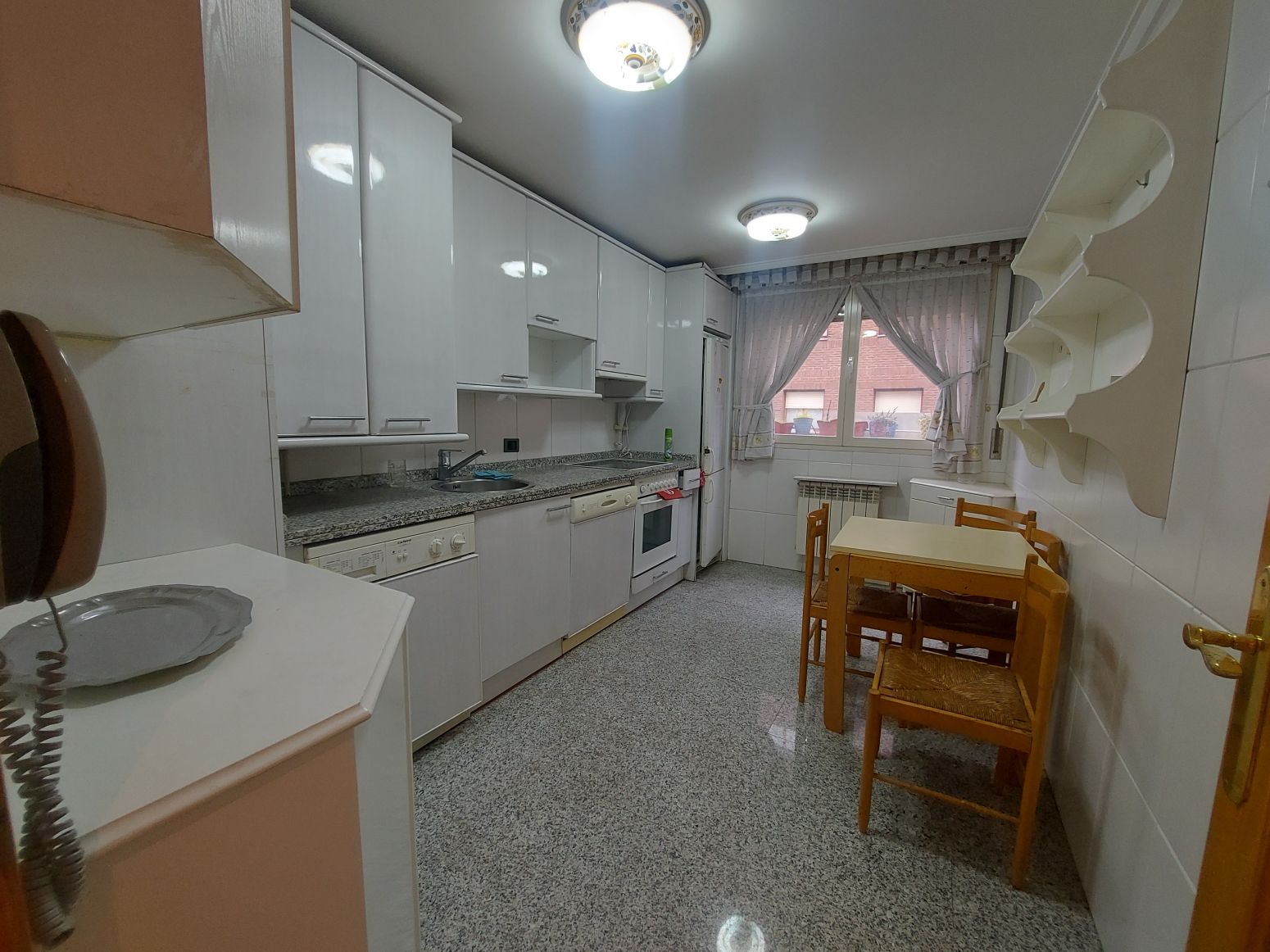 Cocina de Piso en venta en  Logroño con Aire acondicionado, Calefacción y Parquet
