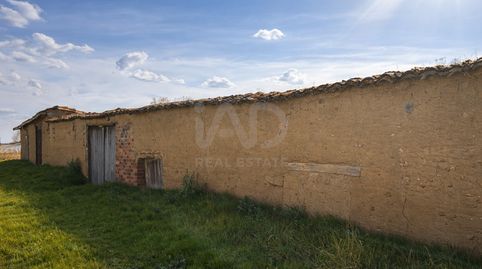 Foto 2 de Edificio en venta en Villaturiel, León