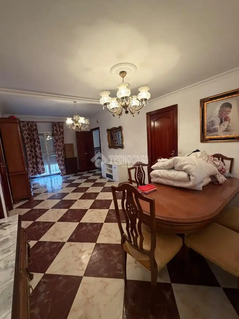 Sala d'estar de Casa o xalet en venda en Sevilla amb Aire condicionat i Balcó