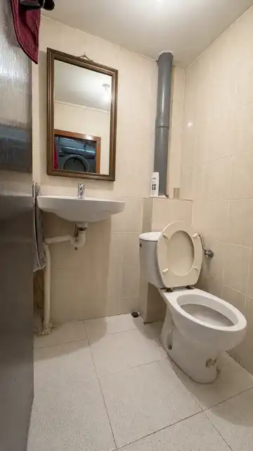 Baño de Local en venta en Santa Coloma de Gramenet con Amueblado