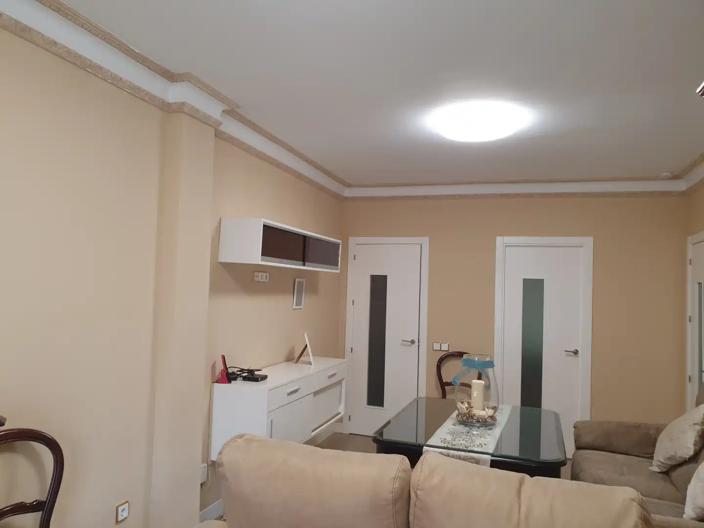 Sala d'estar de Pis de lloguer en Dos Hermanas amb Aire condicionat, Terrassa i Moblat