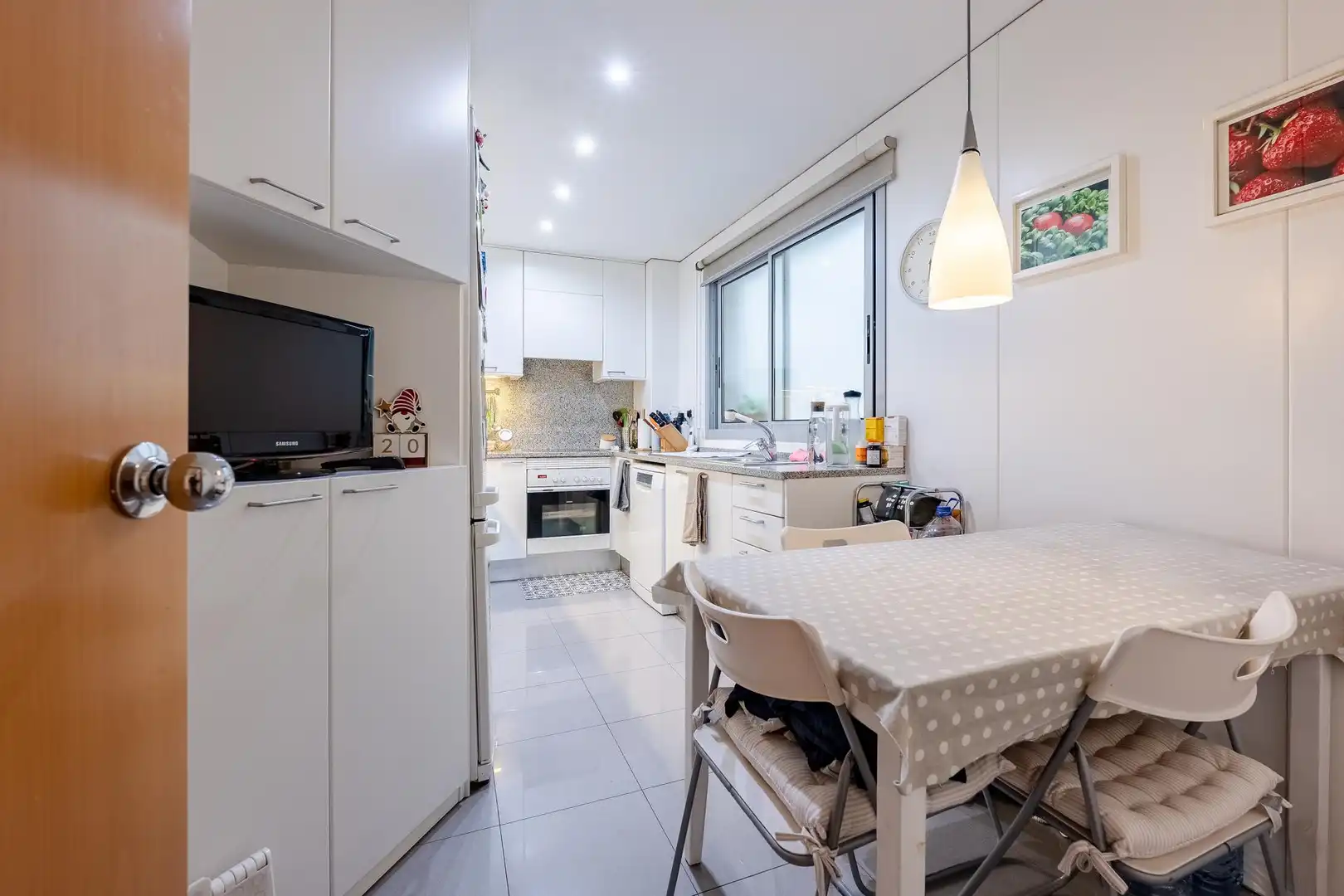 Cocina de Piso en venta en Barcelona con Calefacción y Terraza