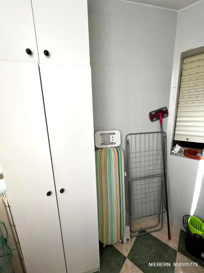 Appartamento con terrazza in affitto a Calle Doctor Luis Calandre 18, imagen 32
