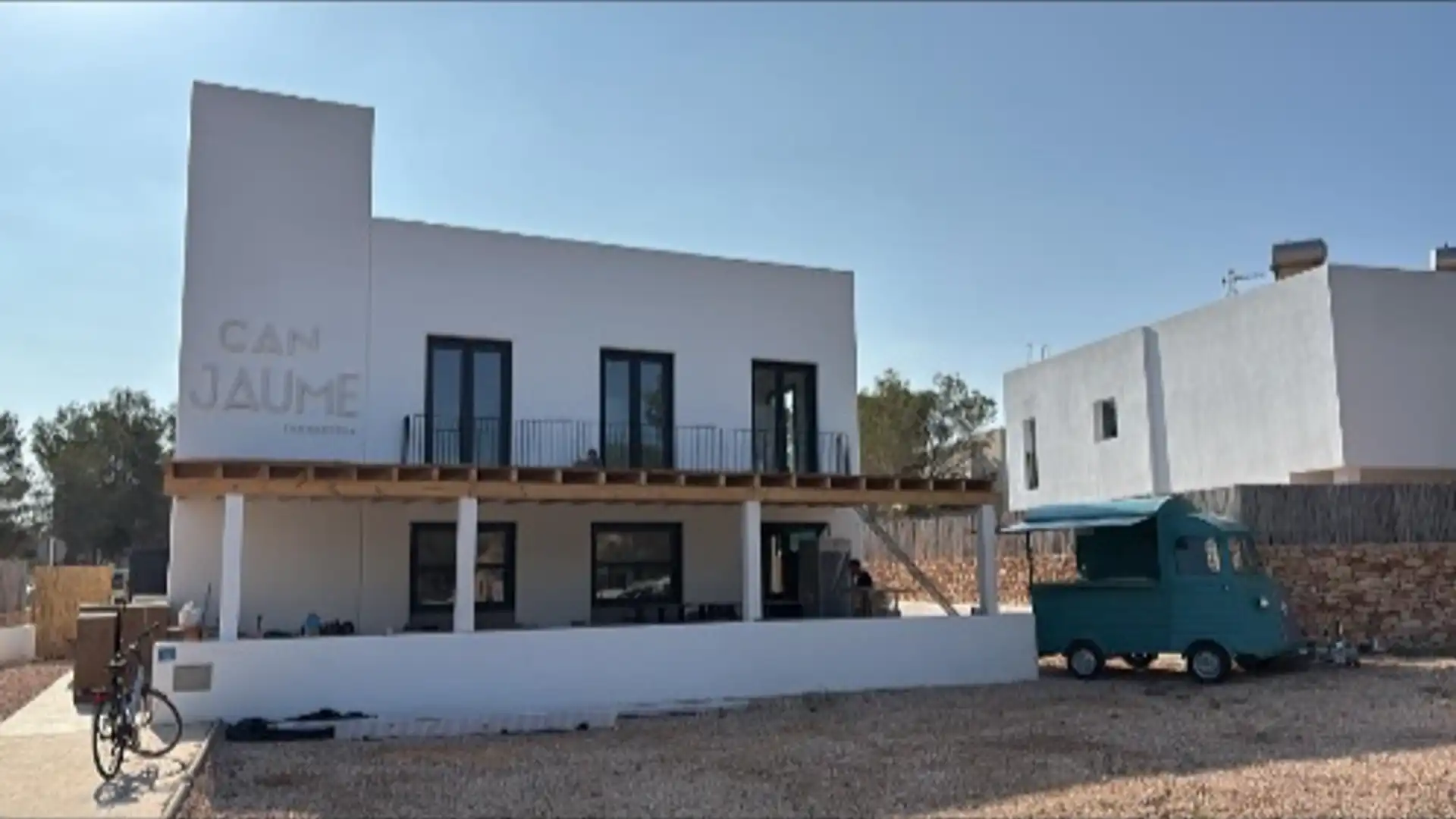 Außenansicht von Geschaftsraum zur Miete in Formentera mit Klimaanlage, Heizung und Terrasse