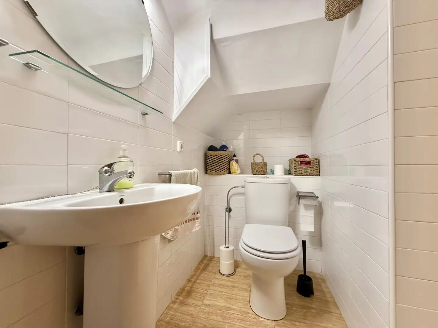 Baño de Casa adosada de alquiler en Pilar de la Horadada con Aire acondicionado, Calefacción y Jardín privado