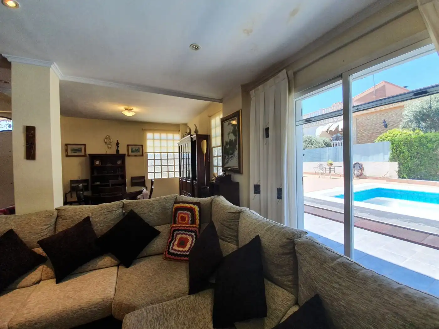Sala de estar de Casa o chalet en venta en Chiva con Calefacción, Jardín privado y Terraza