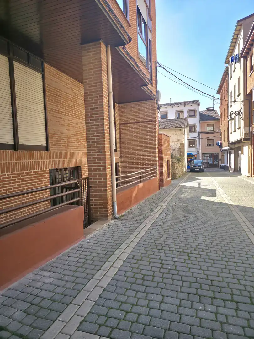 Vista exterior de Pis en venda en Aguilar de Campoo amb Calefacció, Parquet i Traster