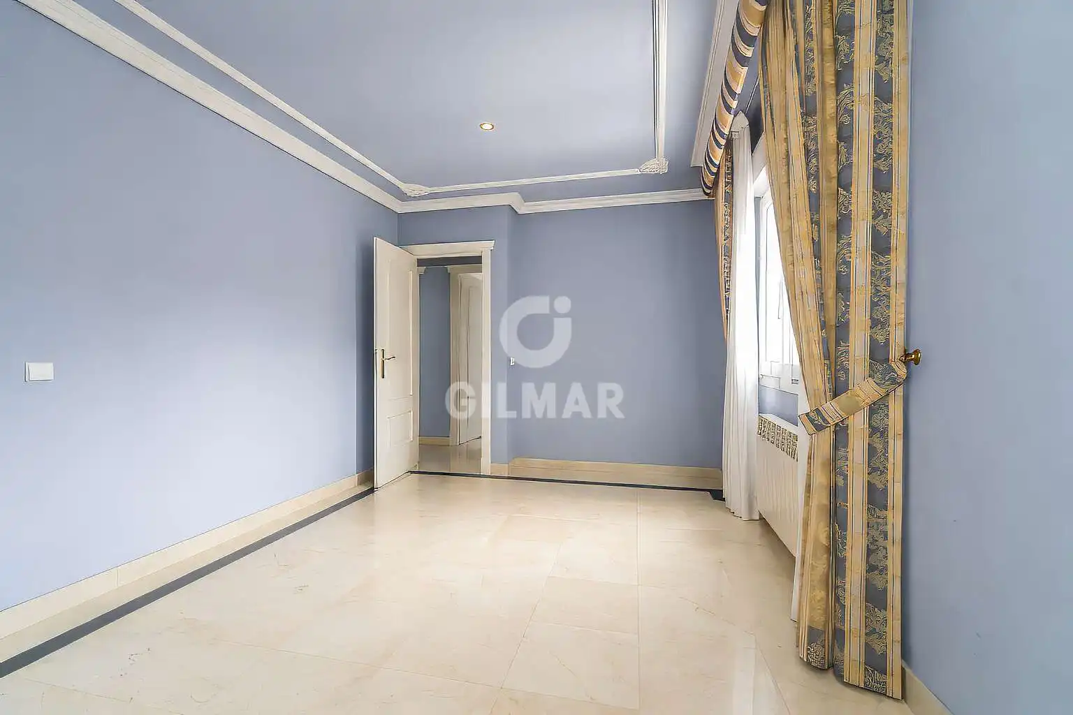 Bedroom of Houses for sale in Pozuelo de Alarcón  with Heating, Private garden and Swimming Pool