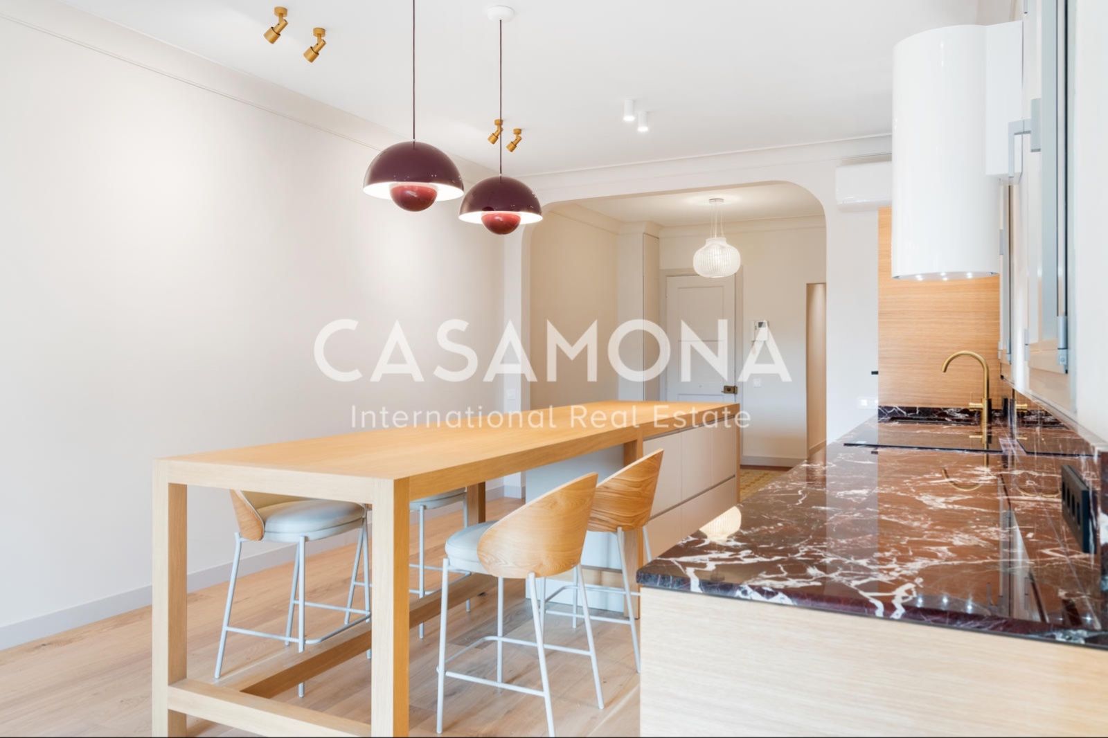Vista exterior de Apartament en venda en  Barcelona Capital amb Aire condicionat, Terrassa i Balcó