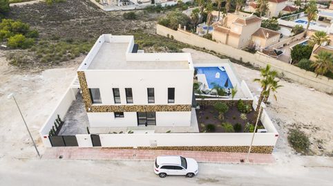 Six Seconds Propertiesnbspte invita a descubrir esta sofisticada villa independiente ubicada en la codiciada zona de Lo Pepin, en, imatge 4