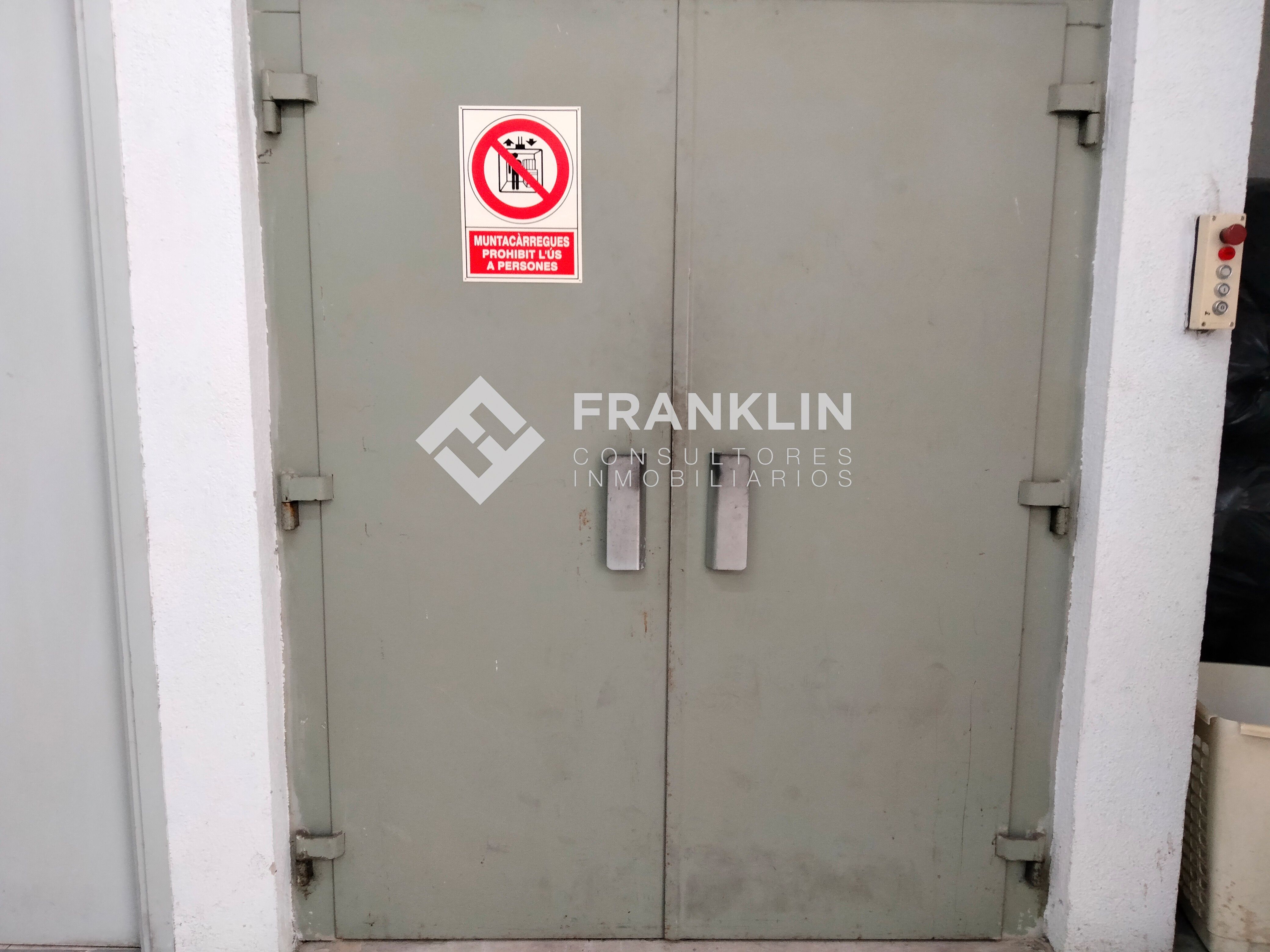 Parking de Nave industrial en venta en Pineda de Mar con Alarma