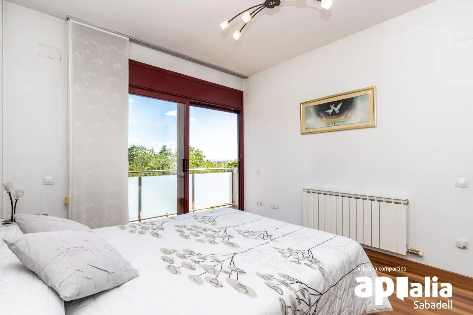 Dormitori de Casa o xalet en venda en Castellar del Vallès amb Aire condicionat, Calefacció i Jardí privat