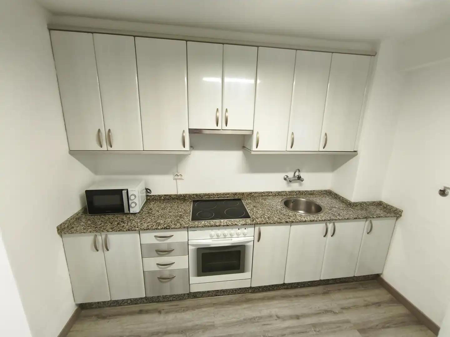 Kitchen of Flat for rent in Vigo   with Furnished